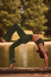 ALO Softsculpt High-Waist Bootcut Legging - Green Olive