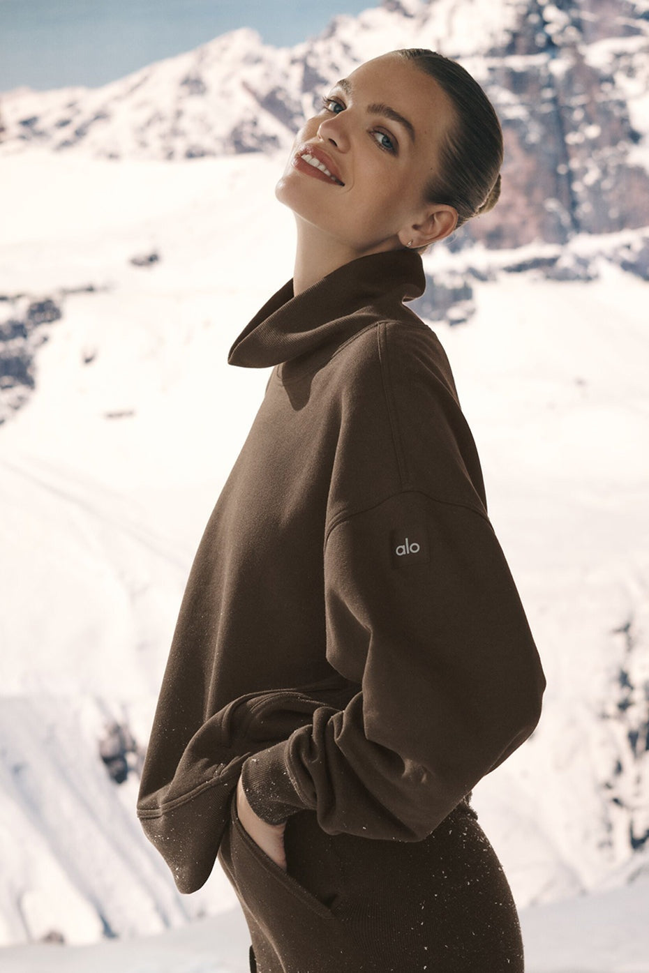 Hazy Mock Neck Pullover - Espresso