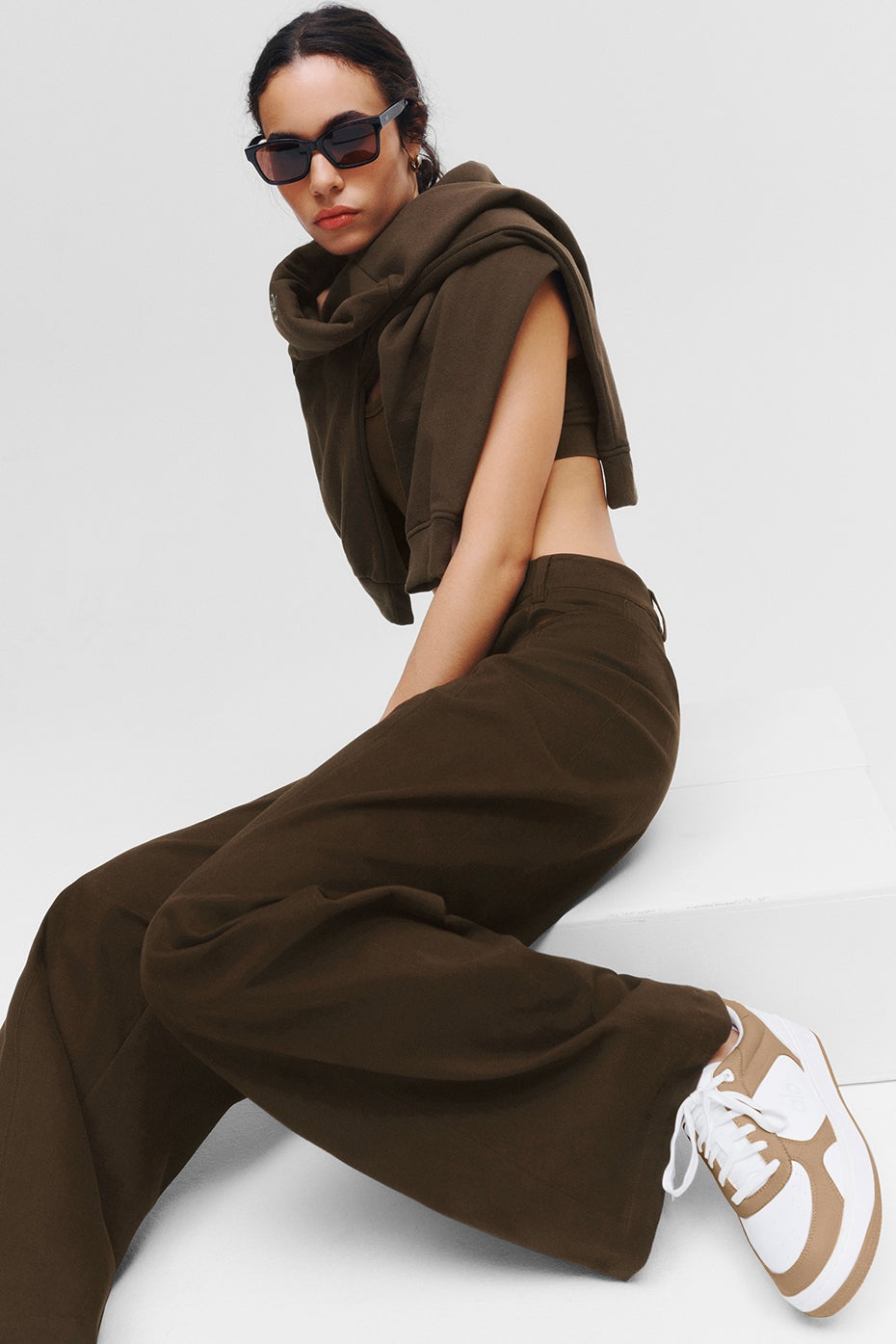 ALO Recovery Mode Sneaker - Gravel/White