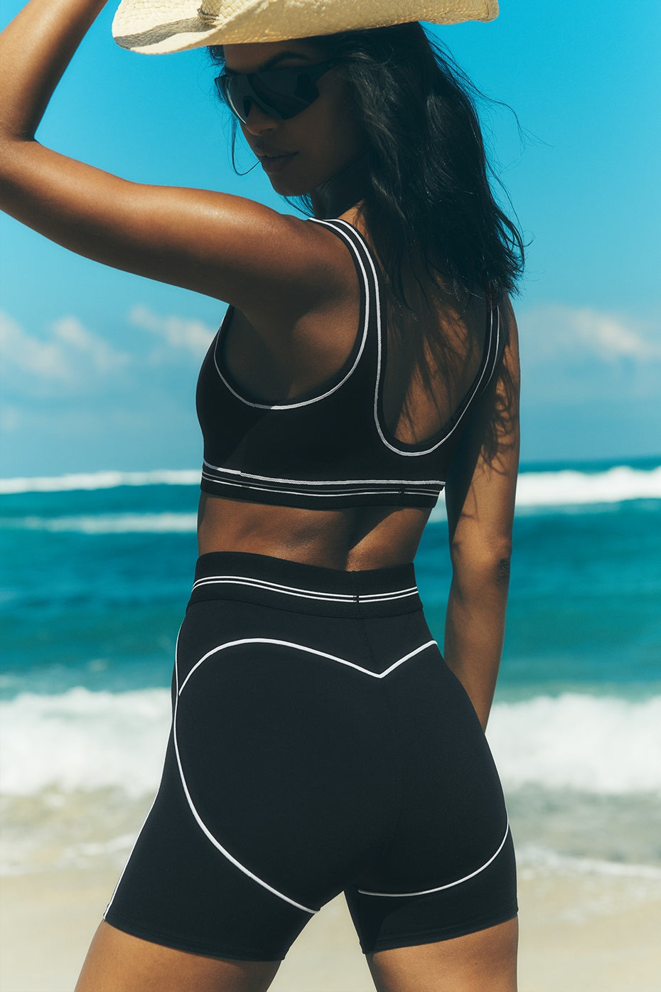 4” Airbrush High-Waist Heart Throb Short - Black/White