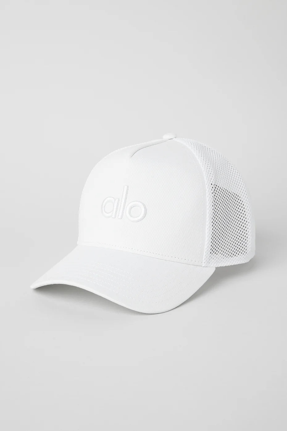 District Trucker Hat - white/white