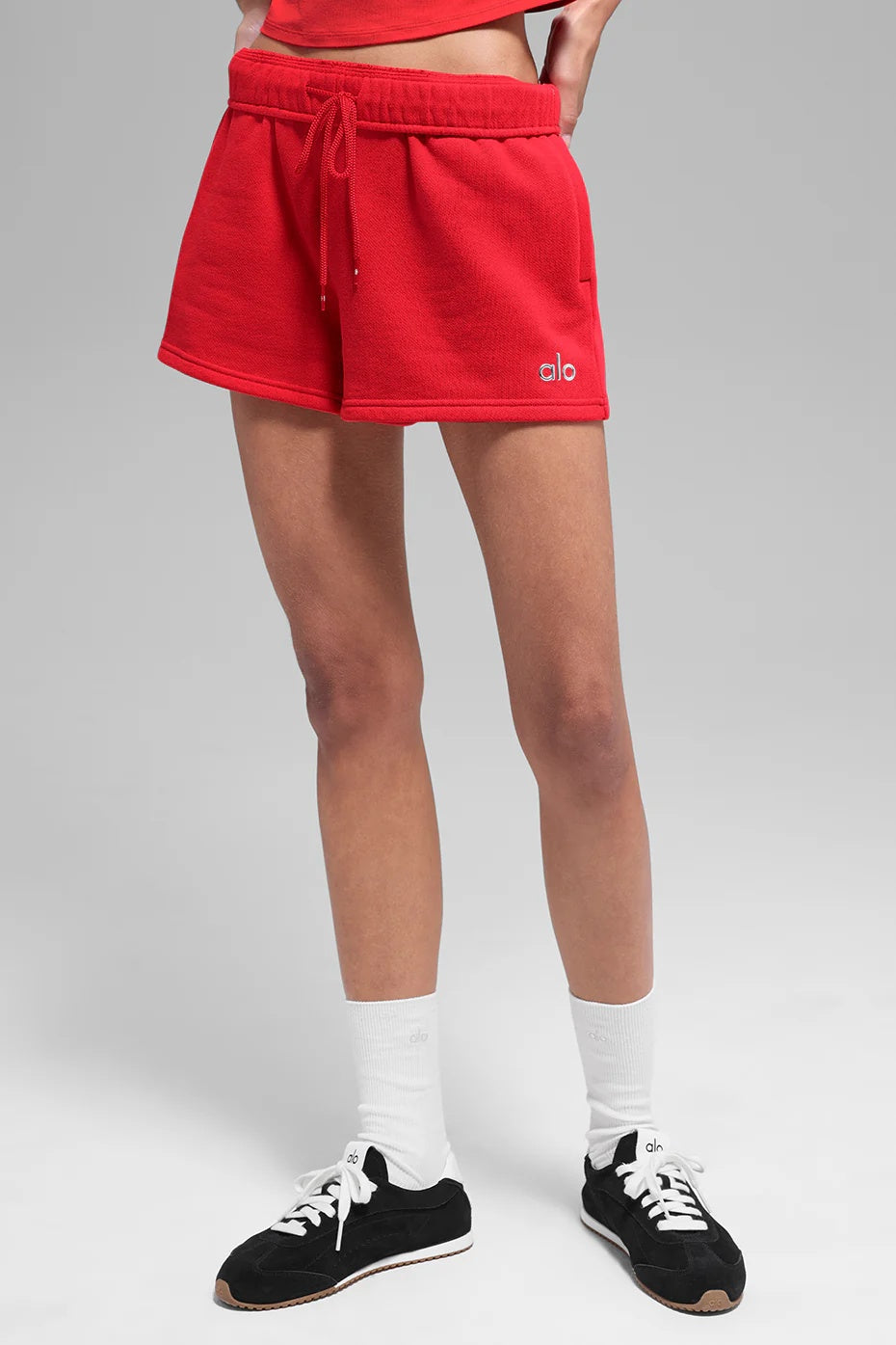 Accolade Short - Bright Red