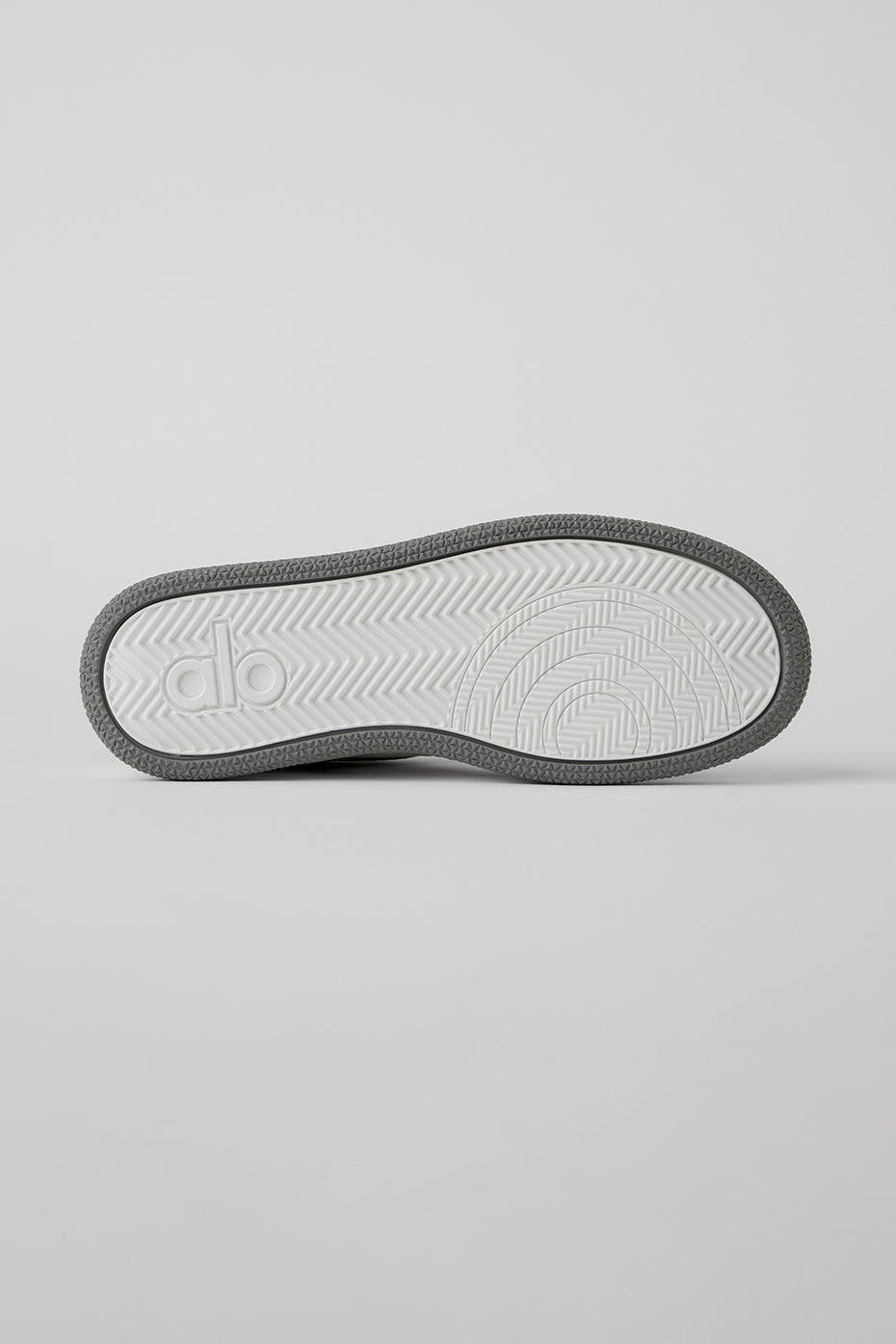 ALO Recovery Mode Sneaker - Grey/White
