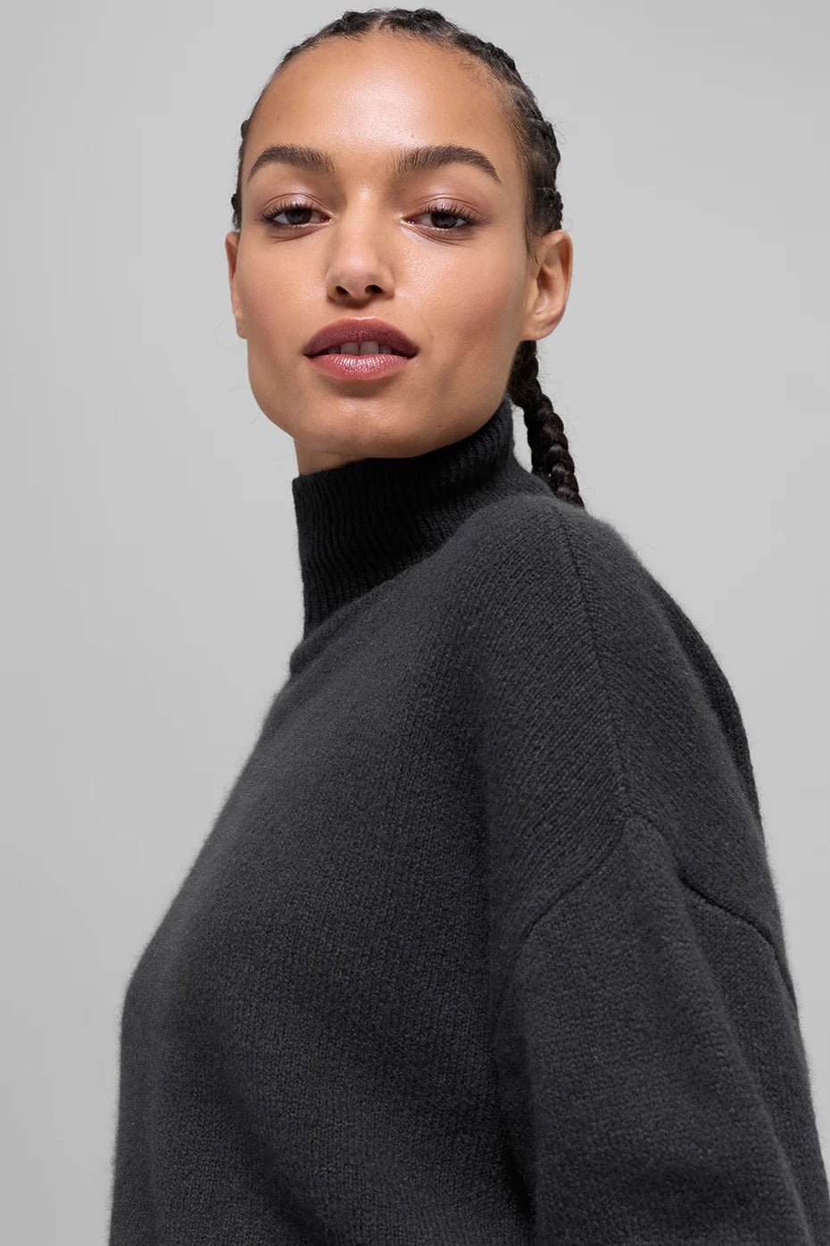 Wool Cashmere Cropped New Class Turtleneck Sweater - Black
