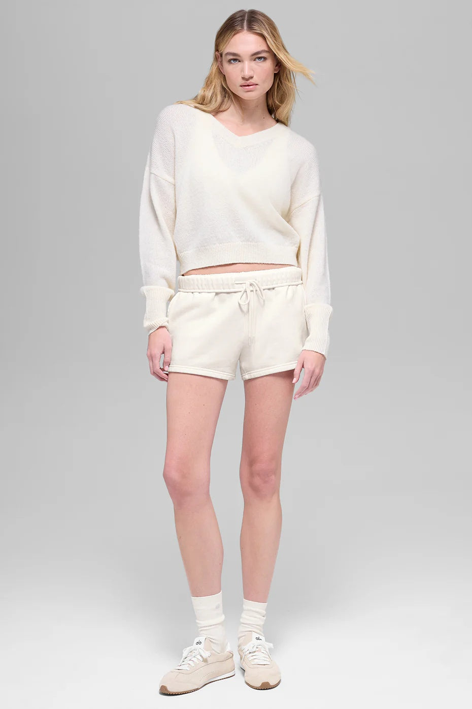 Wool Cashmere Cropped New Class V-Neck Sweater - Ivory