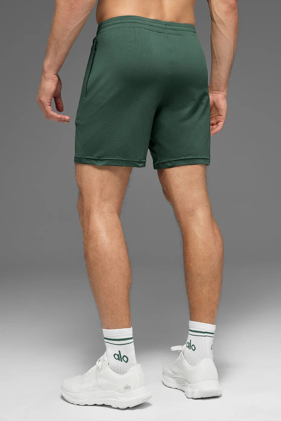 7" Conquer React Performance Short - Clover Green