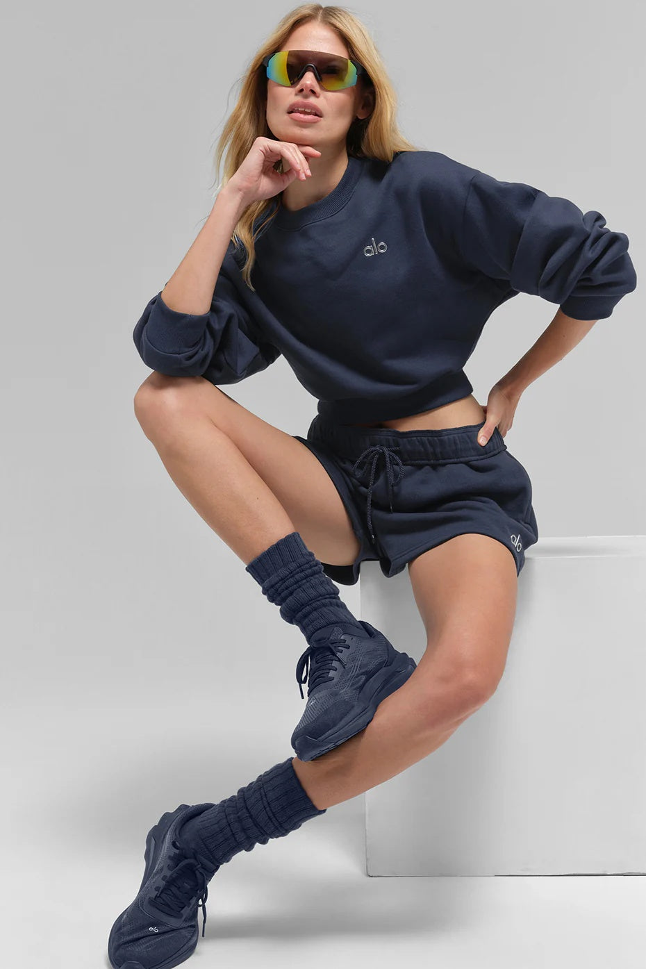 Cropped Accolade Crewneck - Navy