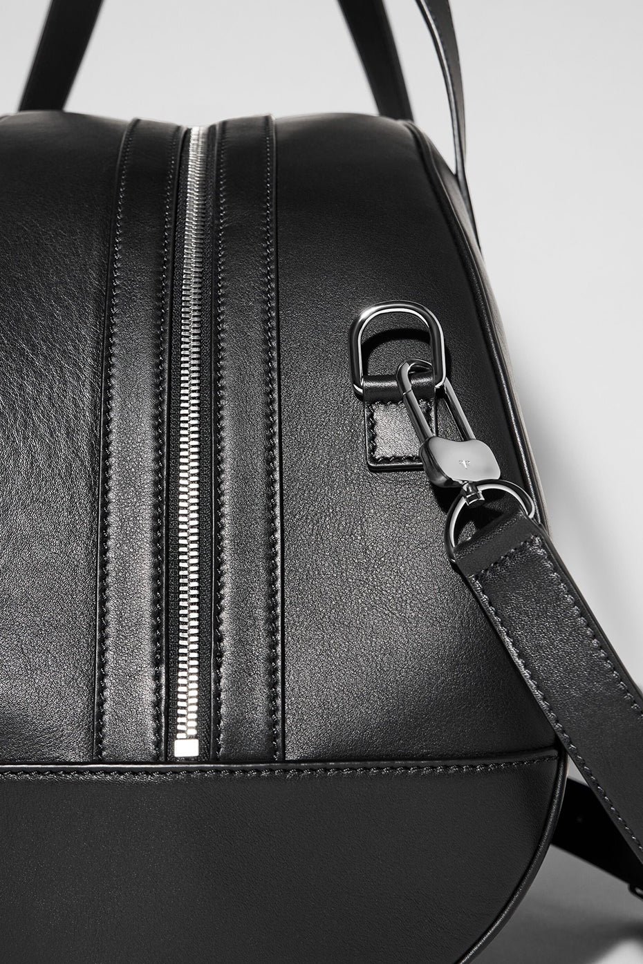 ALO Odyssey - Black Leather