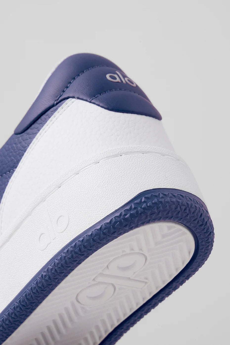 ALO Recovery Mode Sneaker - Navy/White