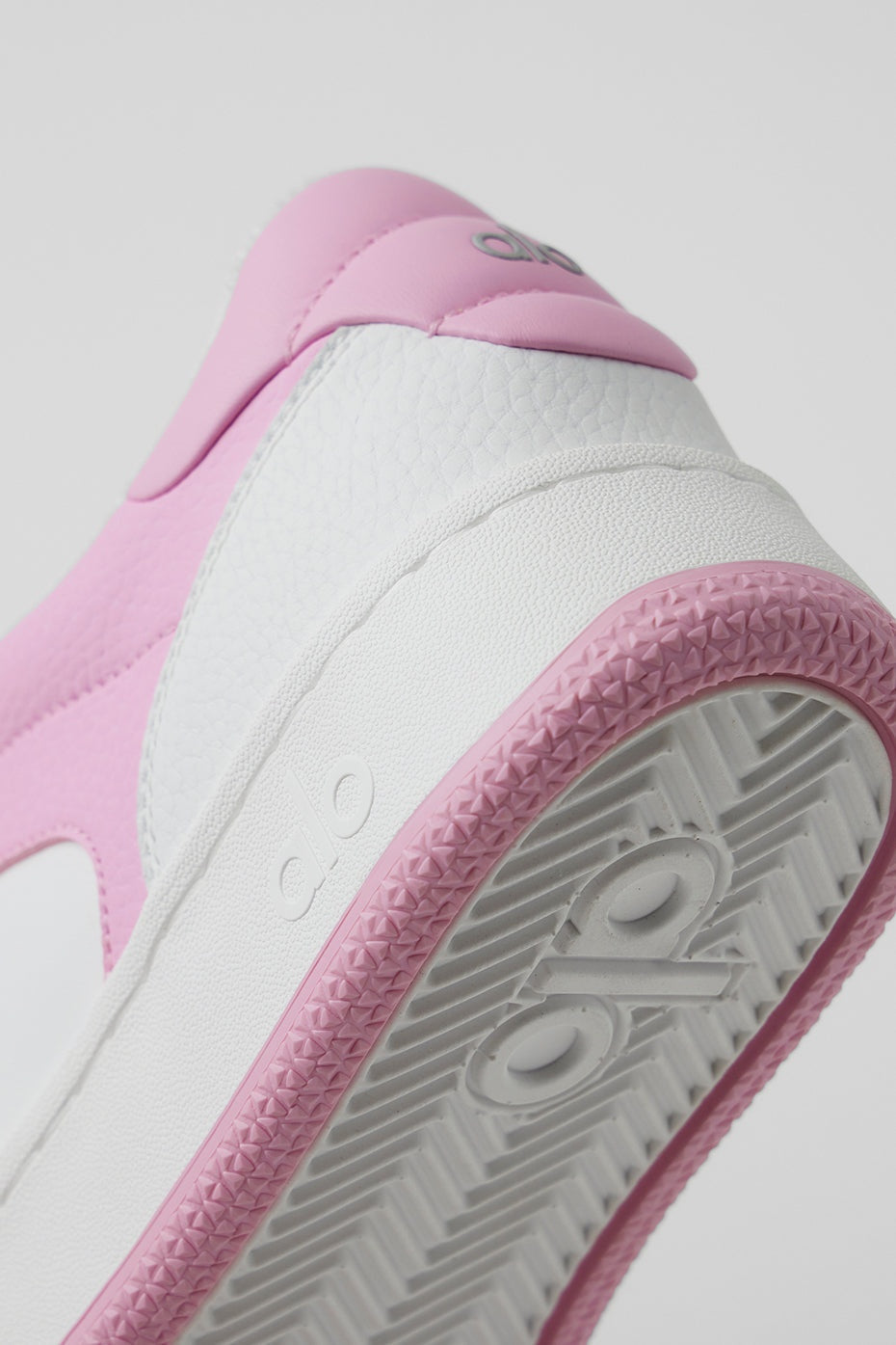 ALO Recovery Mode Sneaker - Pink/White